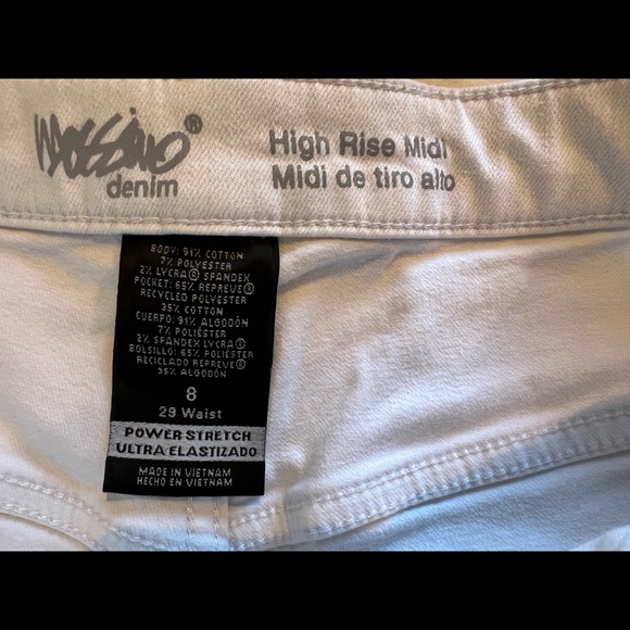 Mossimo Women’s High Rise Midi; Size 8, 29-30ish inch Waist; White Denim Shorts - Picture 4 of 5